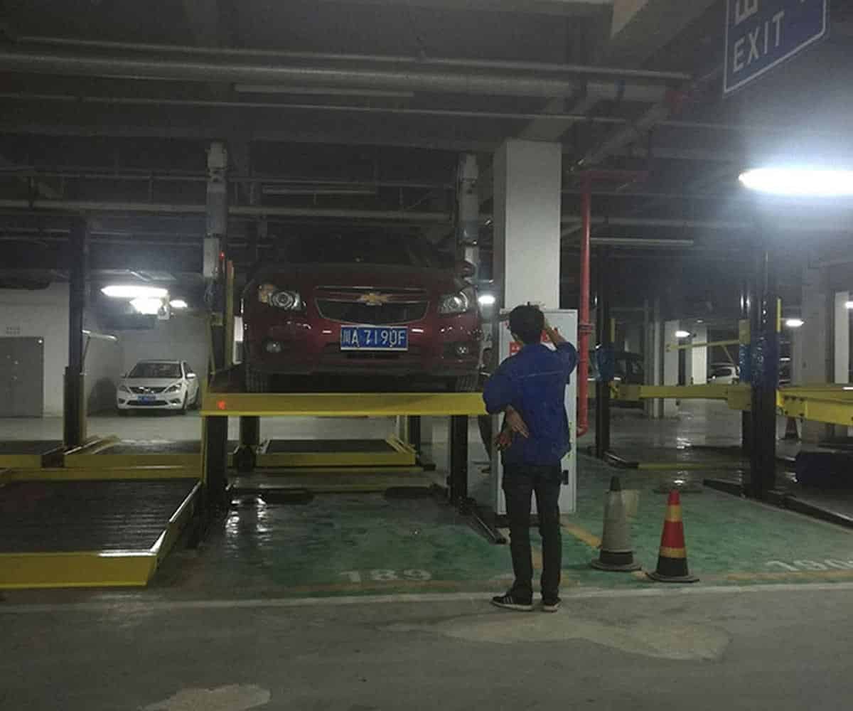 雙層升降橫移機(jī)械式立體停車設(shè)備租用.jpg